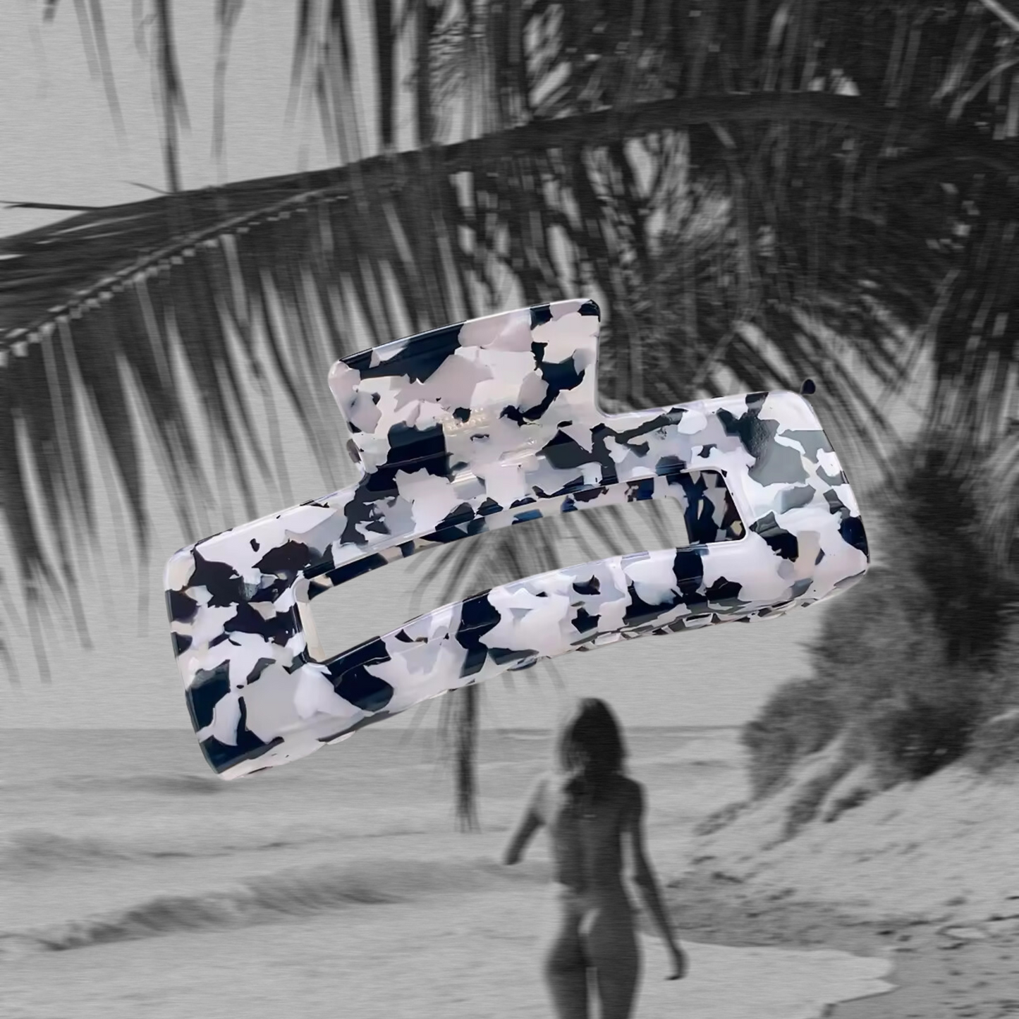 Black & White Tortoise Claw Clip