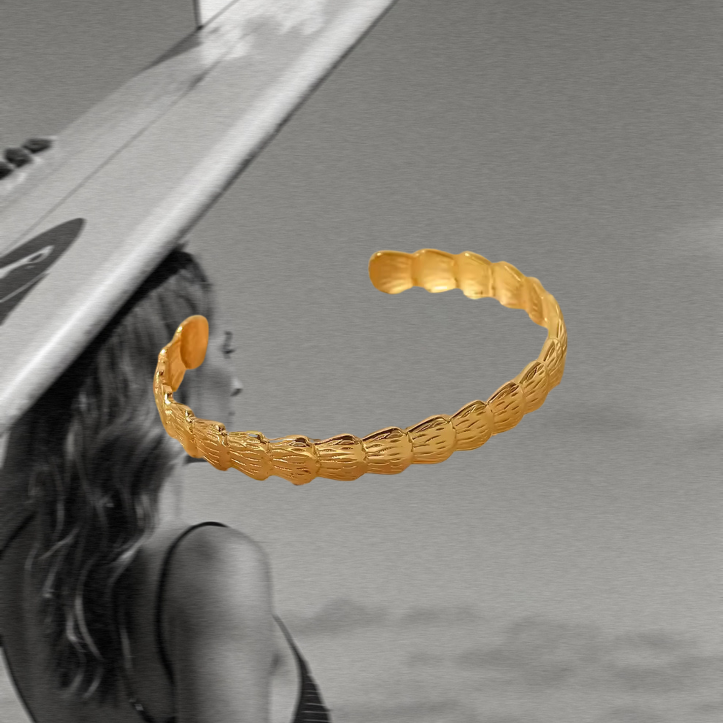 Bella Marina Clam Shell Bangle