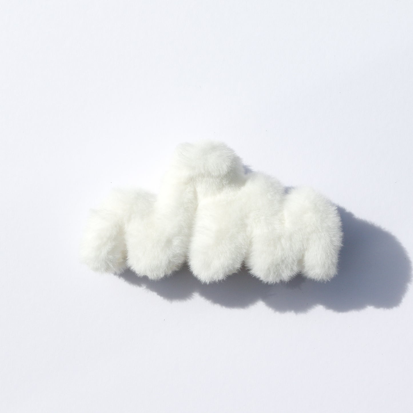 The Lexi Cosy White Claw Clip