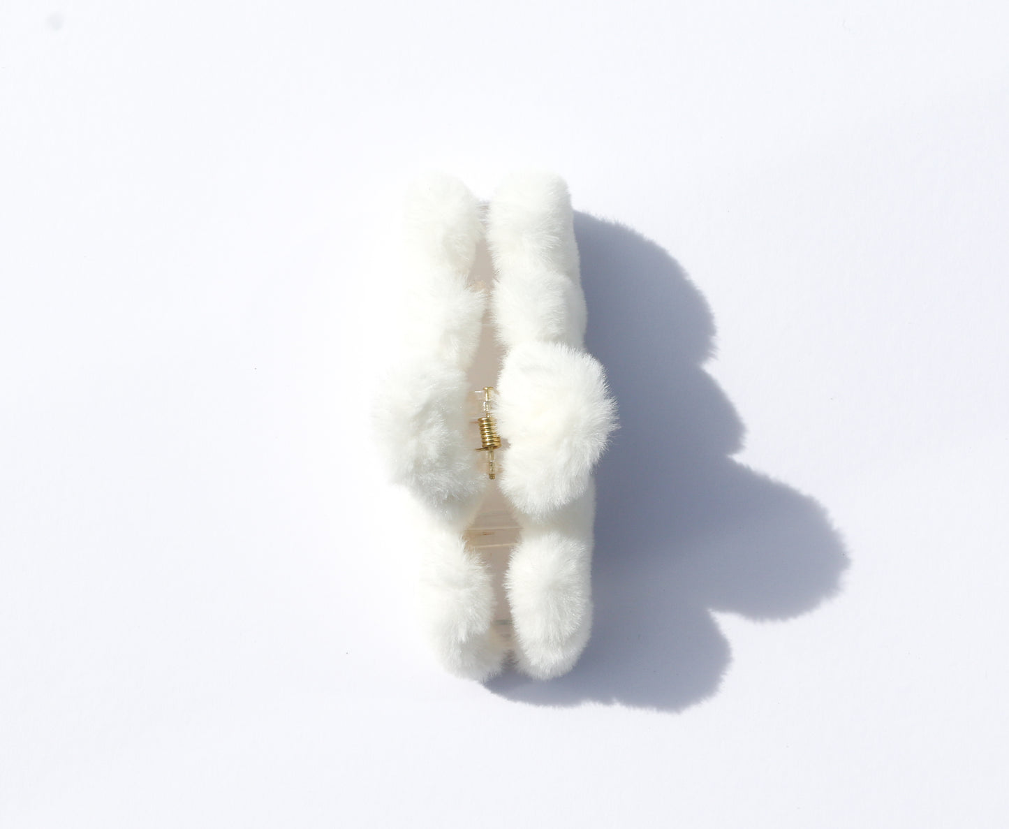 The Lexi Cosy White Claw Clip