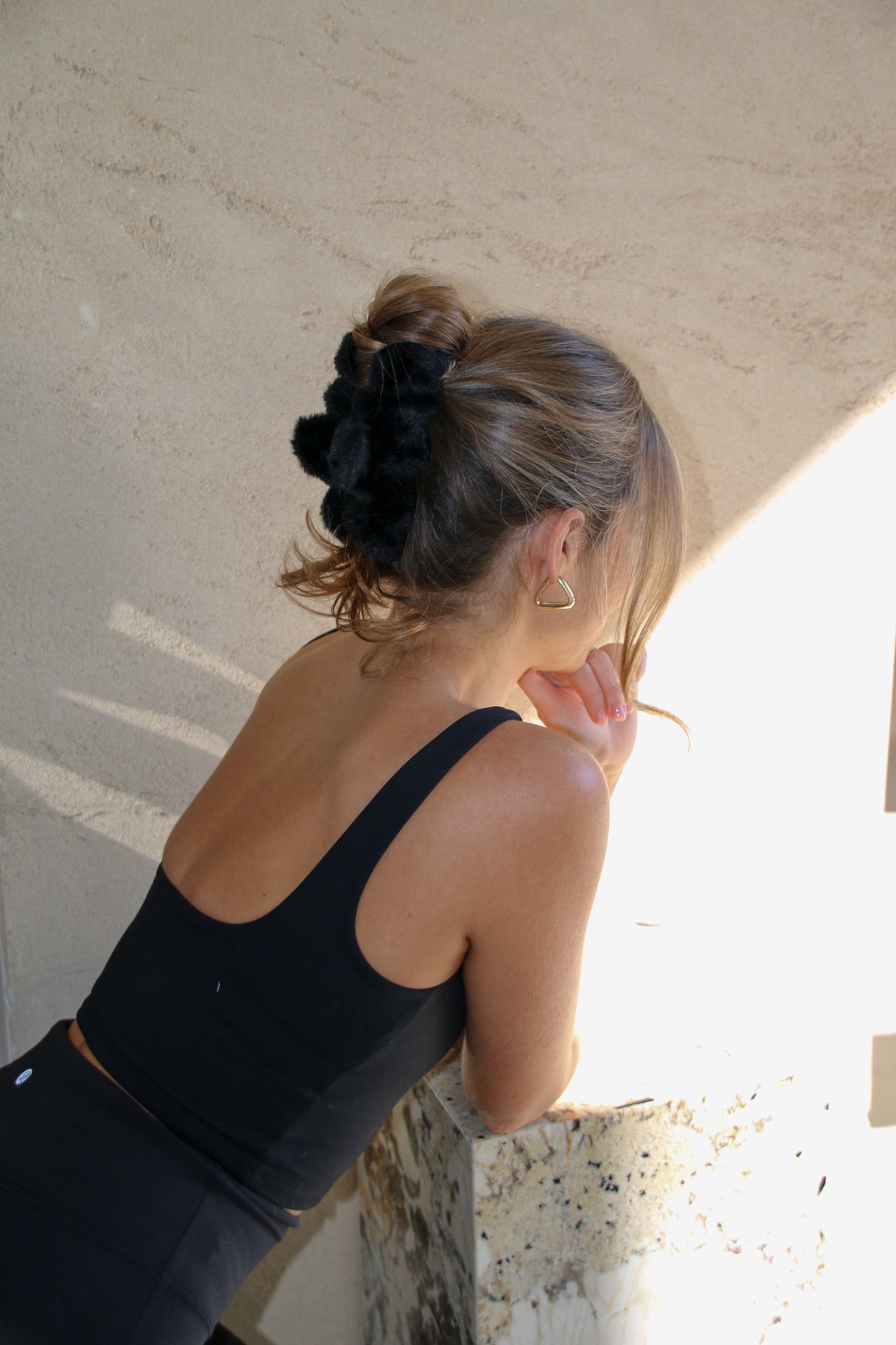 The Darcy Cosy Black Claw Clip