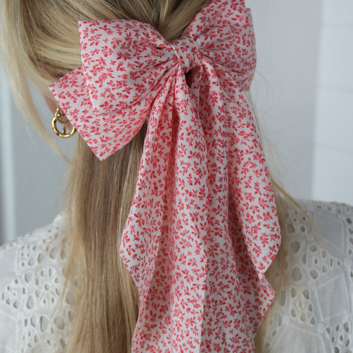Red & White Petals Bow